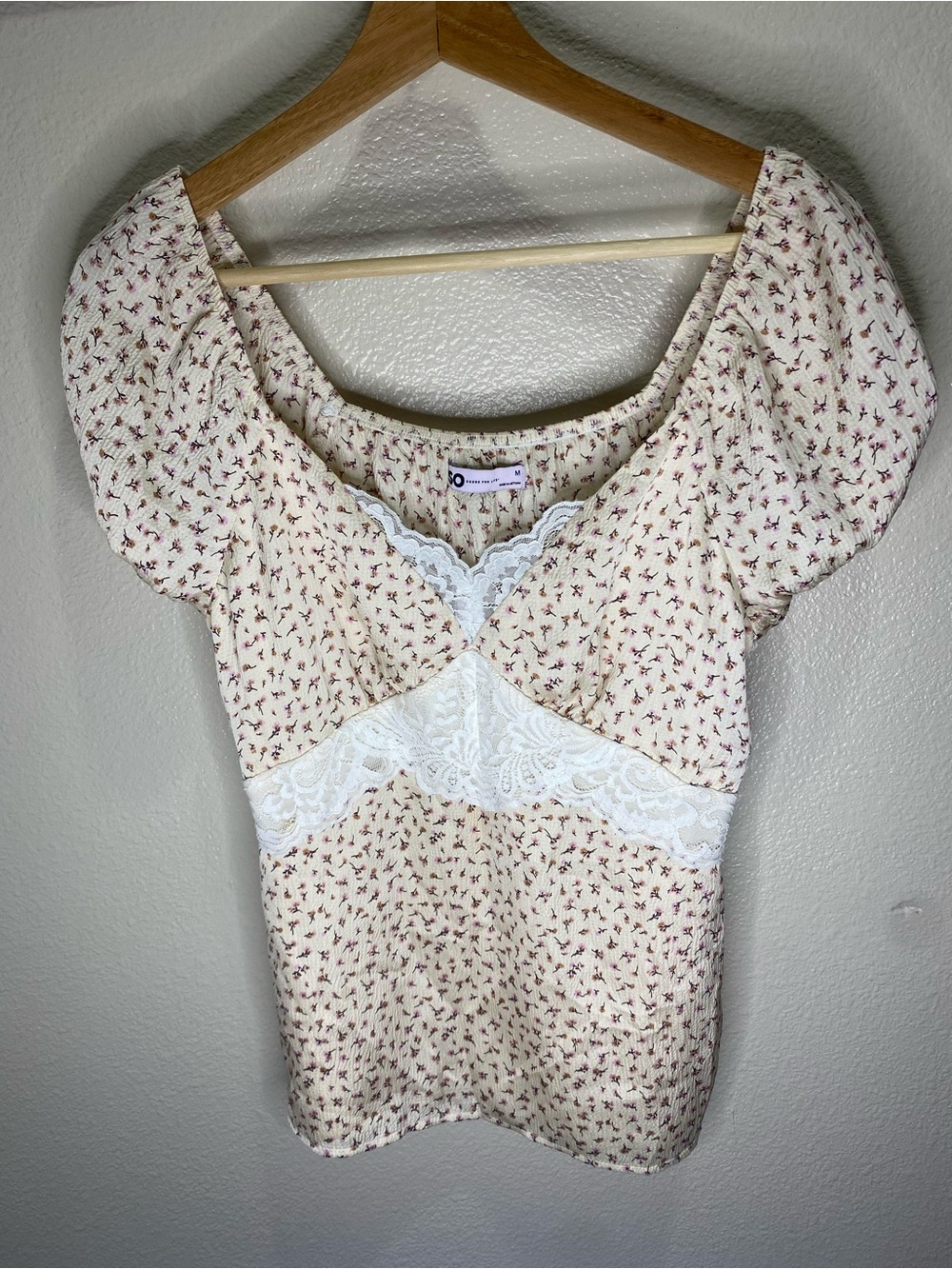 SO Cream Floral Lace-Trim Puff Sleeve Camisole